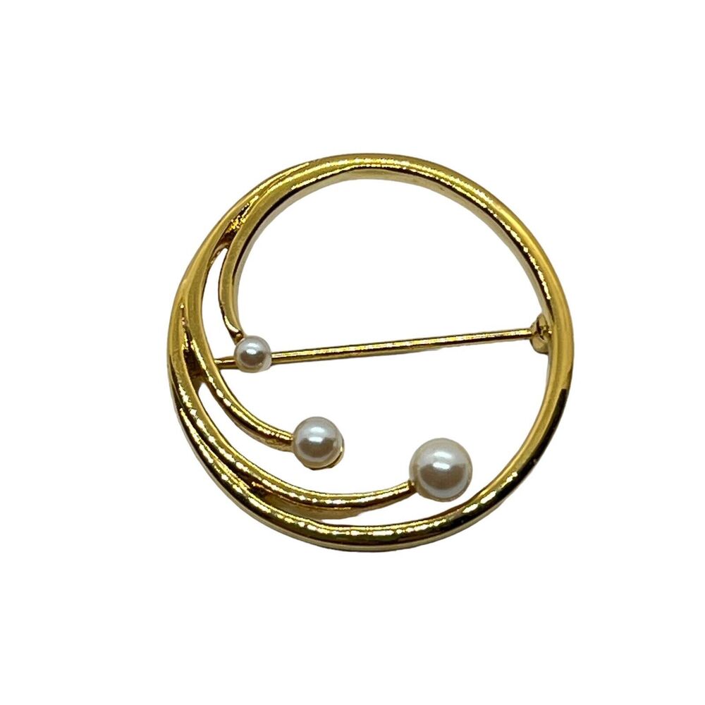 Monet Circle Brooch Pin Faux Pearl Gold Tone Abstract Wave Wreath Vintage Chic